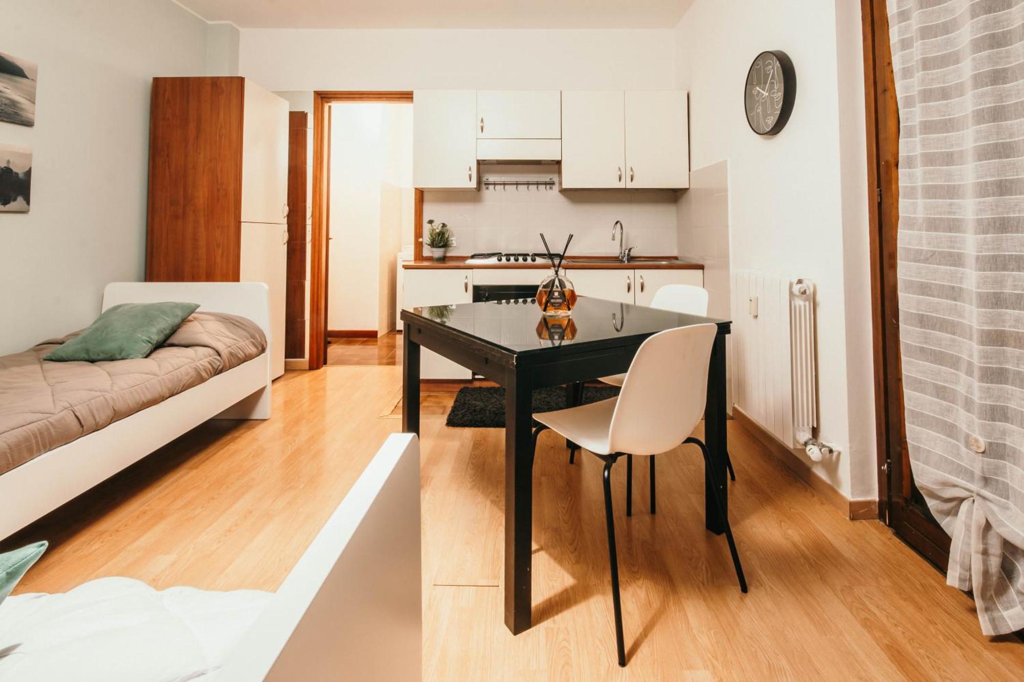 Appartamento Castelli - Affitti Brevi Italia Varese Exterior foto